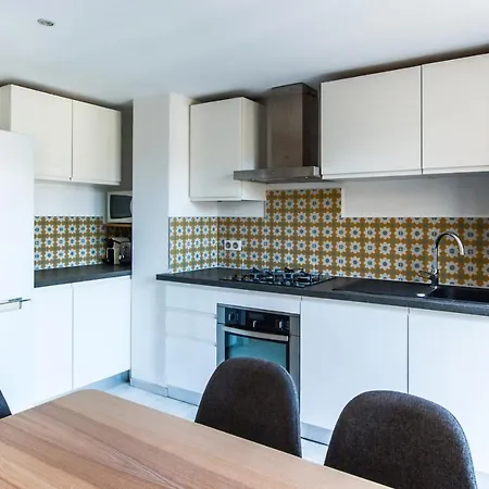 Cocoon In The Heart Of New Contemporary Air-conditioned